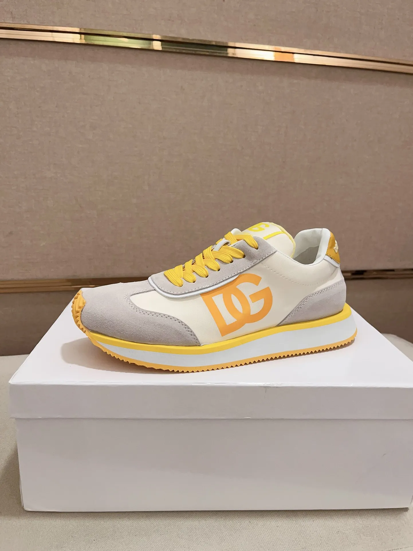 Factory price: 420💰Counter quality, [Proud] DG's latest casual, original quality men's shoes🤠Imported top layer💕Soft sheepskin lining [Proud] In terms of materials and workmanship, it beats all versions on the market💕Highest quality shipments Real photos🎬😇❤Fabrics and imported rubber materials highlight the unique charm of the brand😘The shoelaces are also original custom-made👻Classic lace-up shoes are very comfortable on the feet , code number 38-44 (45.46 can be customized)